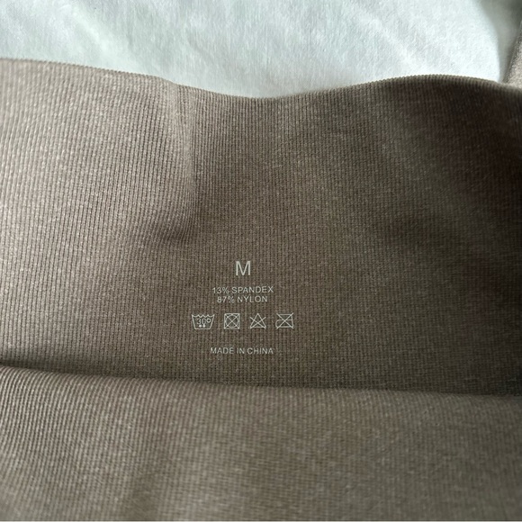 NVGTN Taupe Solid Seamless Leggings - Picture 4 of 4